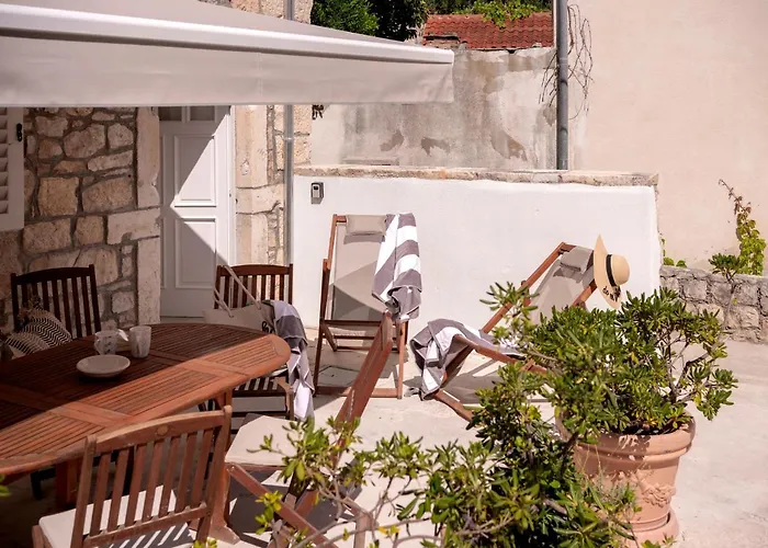 La Maison - Zf Hvar דירה חוואר